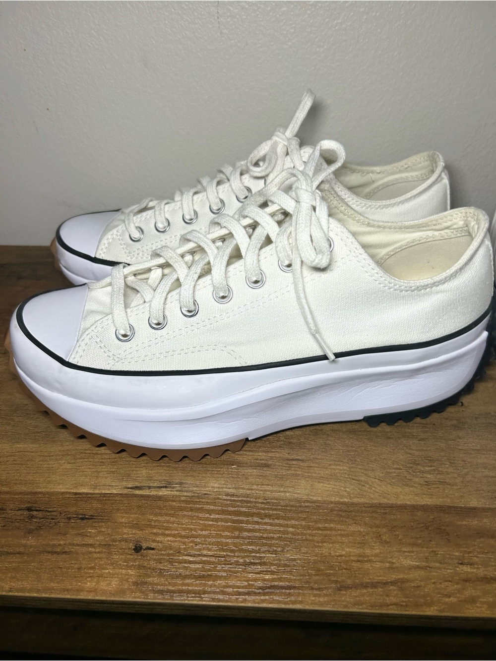 Converse run star hike White Low Top Canvas Sneakers - Picture 2 of 6